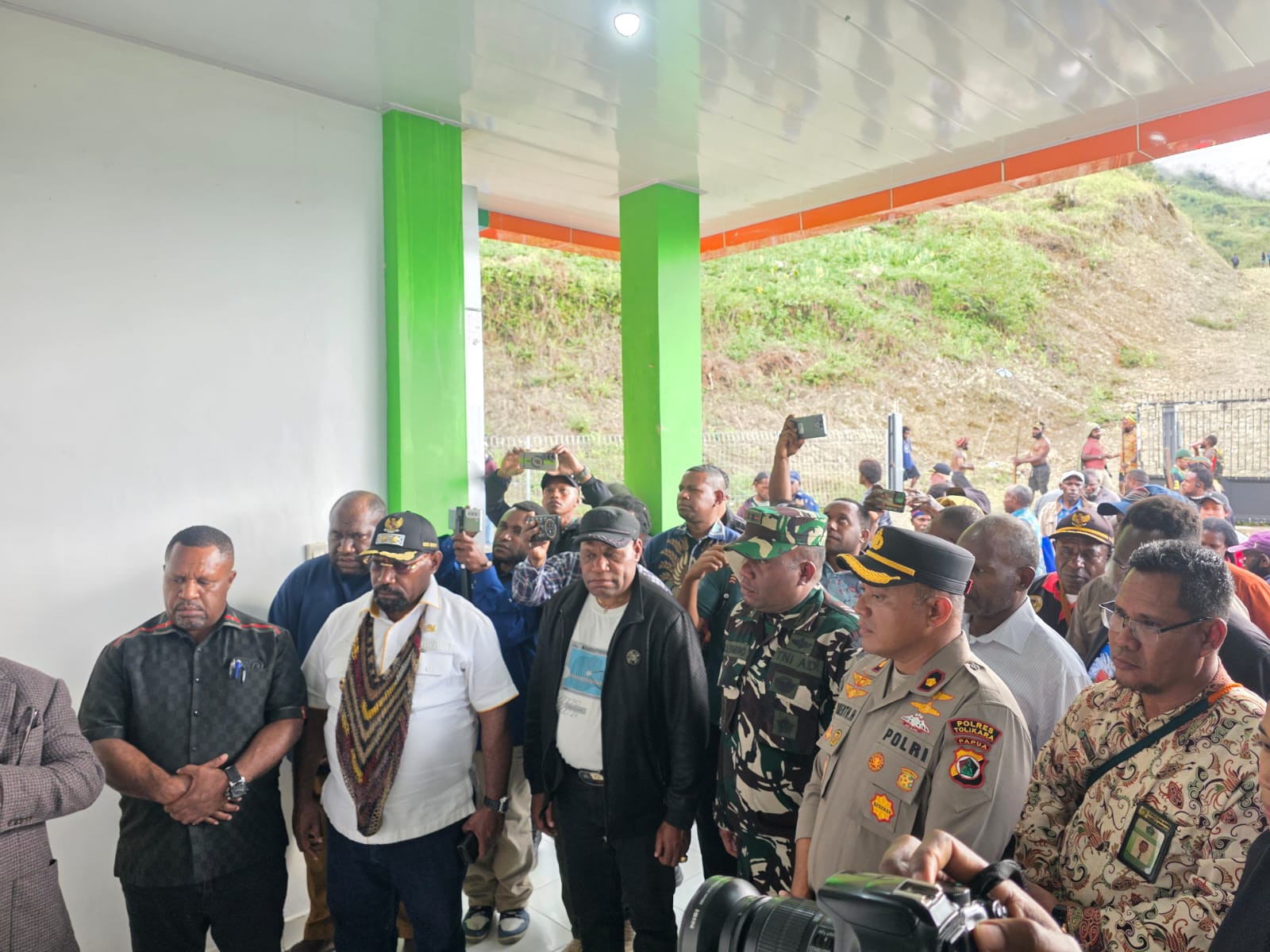 PERESMIAN GEDUNG PUSKESMAS KAY KAB TOLIKARA OLEH BUPATI TOLIKARA DAN DIHADIRI FORKOPIMDA KAB TOLIKARA